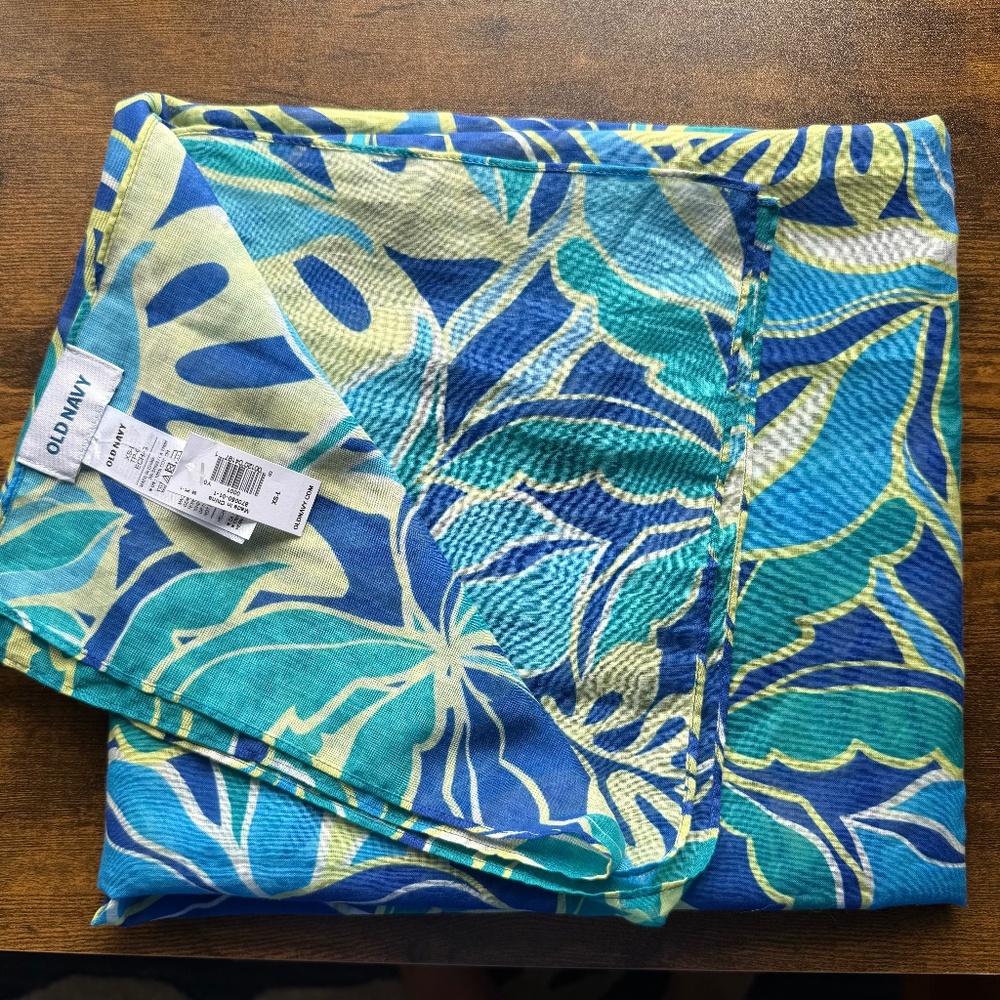 Sold *NWT* Old Navy Sarong/Scarf Size XS-L. Blues and Yellows.
